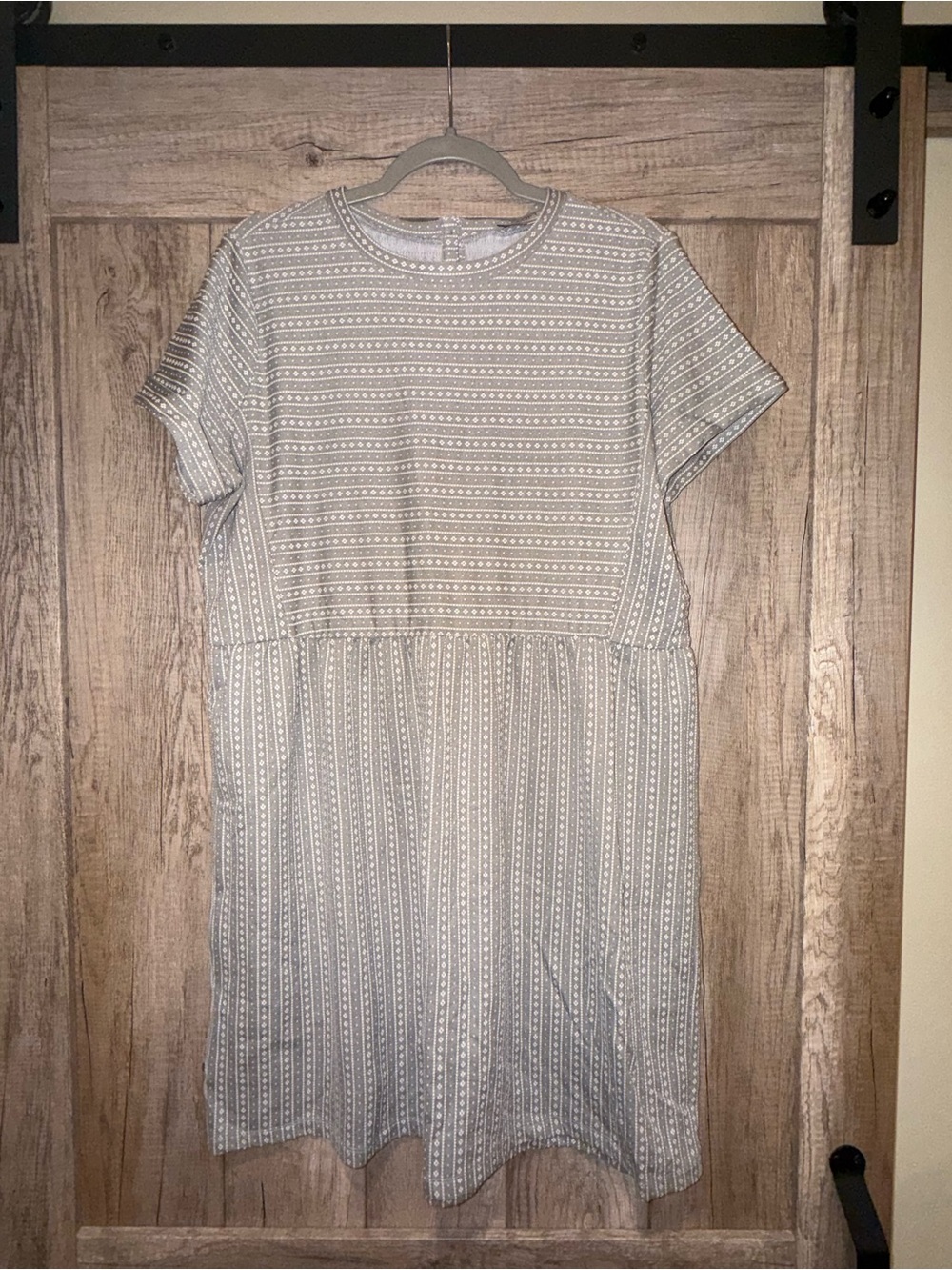 LOFT Light Gray Short Sleeve Midi Dress
